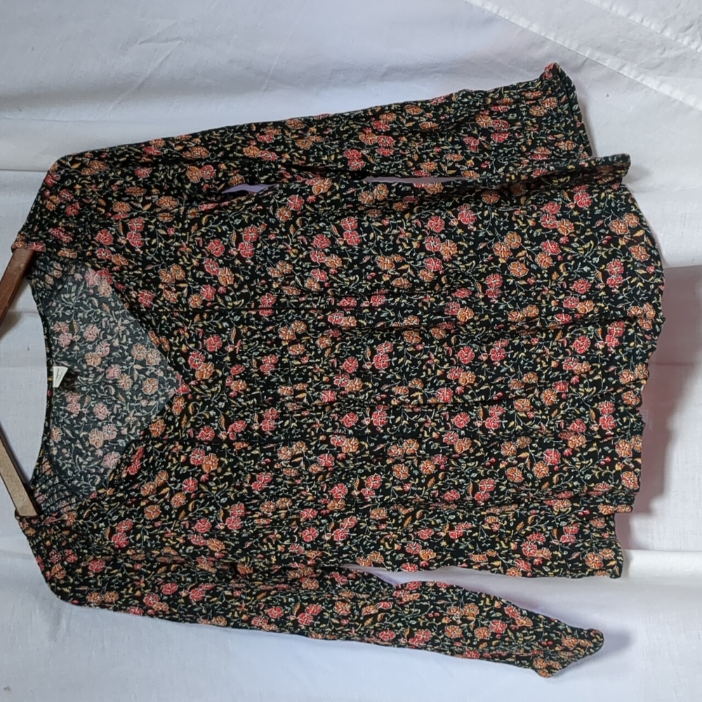 Floral, quarter length sleeve blouse